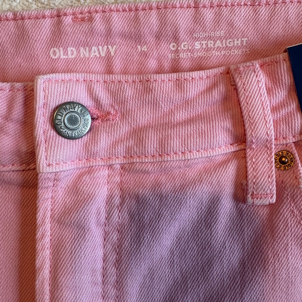 Old Navy NWT Women's Light Pink Jean Shorts, Size 14 - Picture 3 of 6